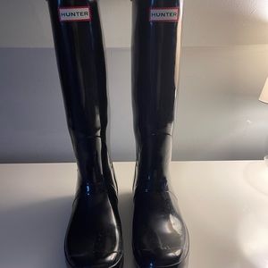 Practically New Black Tall Glassy/Shiny Hunter adjustable Boots Size 11